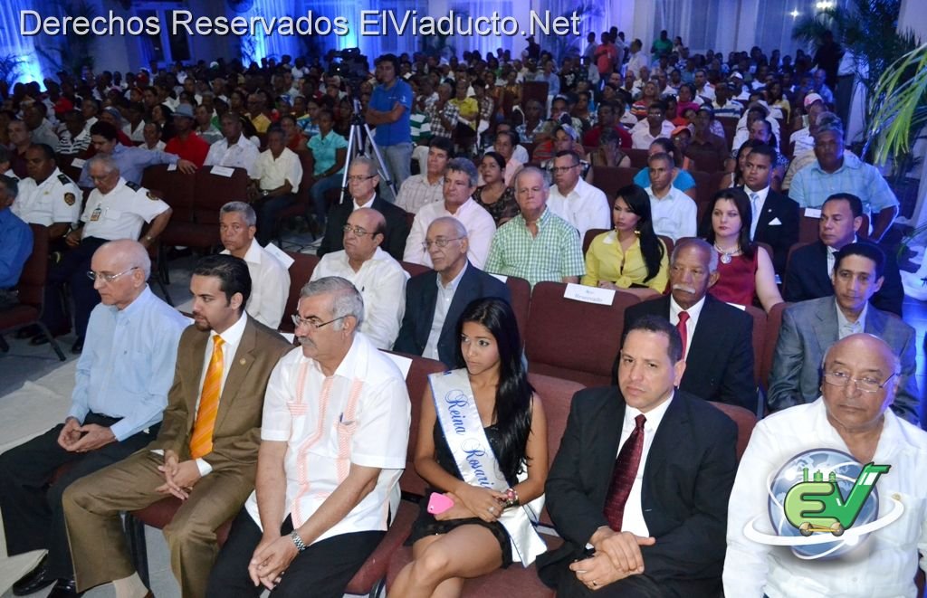 Publico asistente en La Rendición de Cuentas 2011-2012 del alcalde municipal Remberto Cruz
